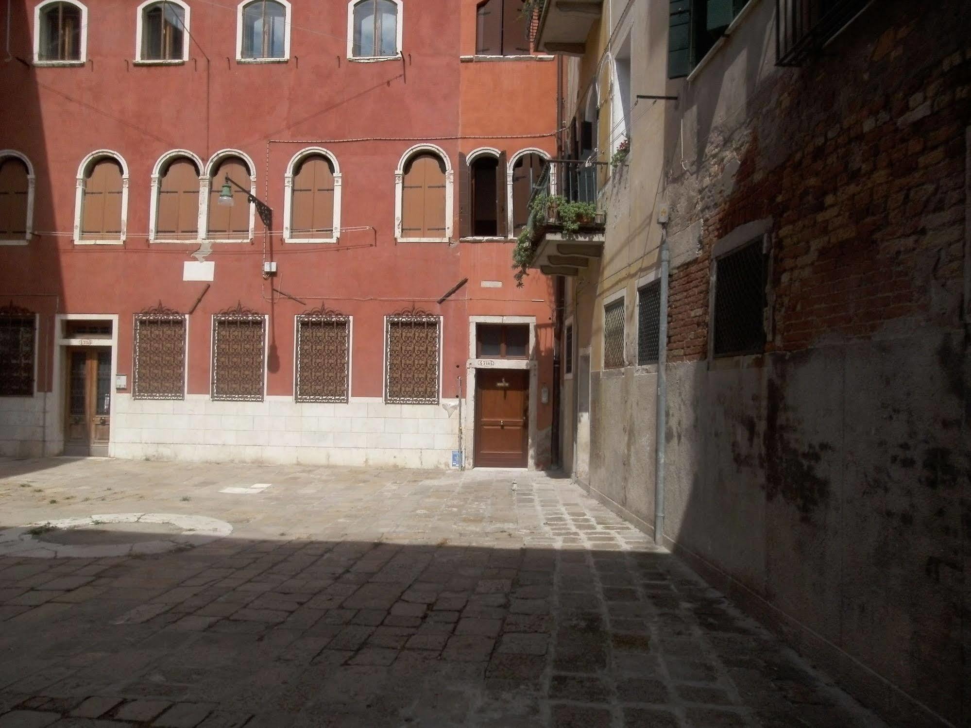 Sweet Venice - Checkin At "Alloggi Ss Giovanni E Paolo" Exterior photo
